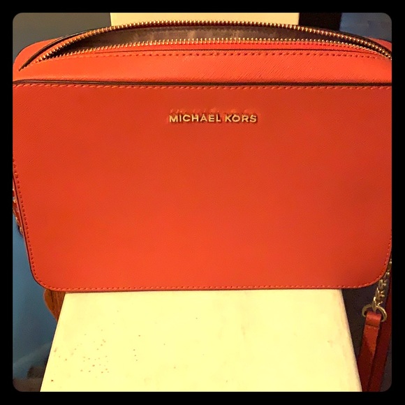 Michael Kors Handbags - Michael Kors cross bag